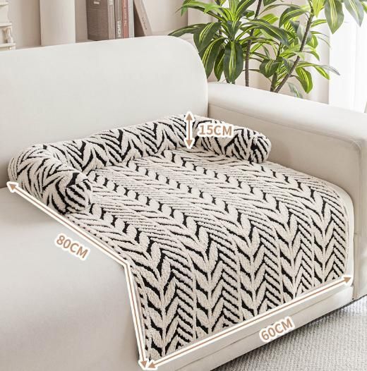 Grey Plush Pet Bed Mat - 60 x 80 cm Polyester Fibre - Thickened Soft Cushion, Scratch Resistant Surface, Non Slip Base for Cats and Dogs - Image 3
